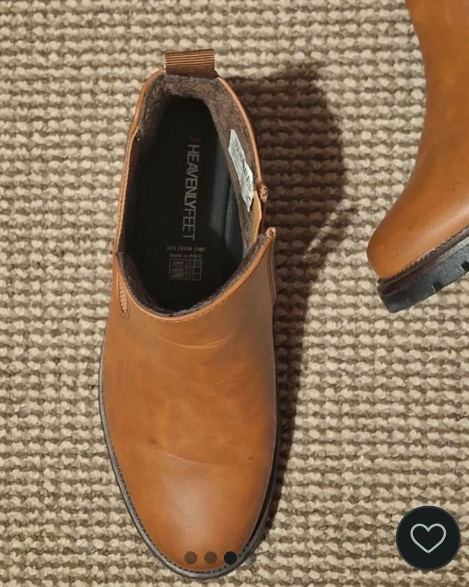 Heavenly feet tan chelsea boots - Image 3