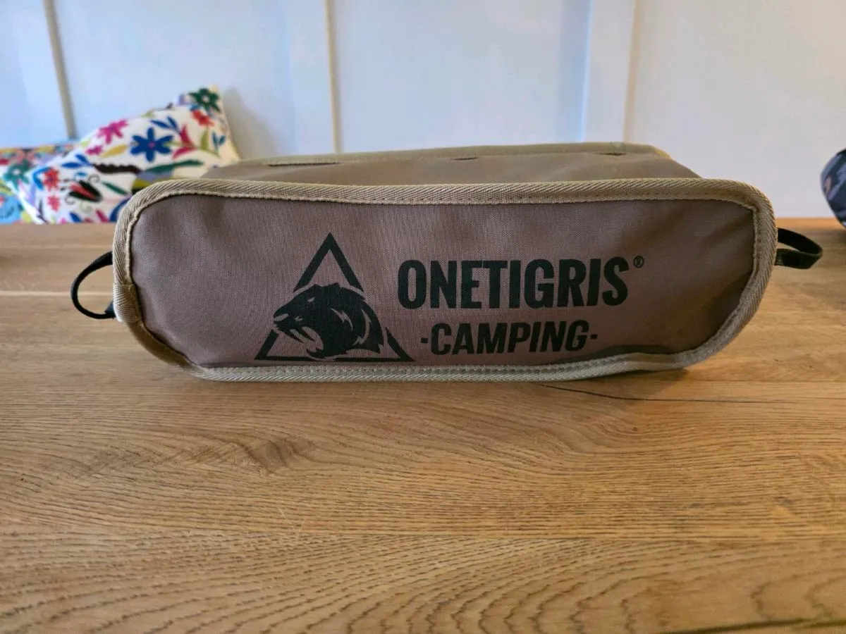 One Tigris folding chair - Image 1