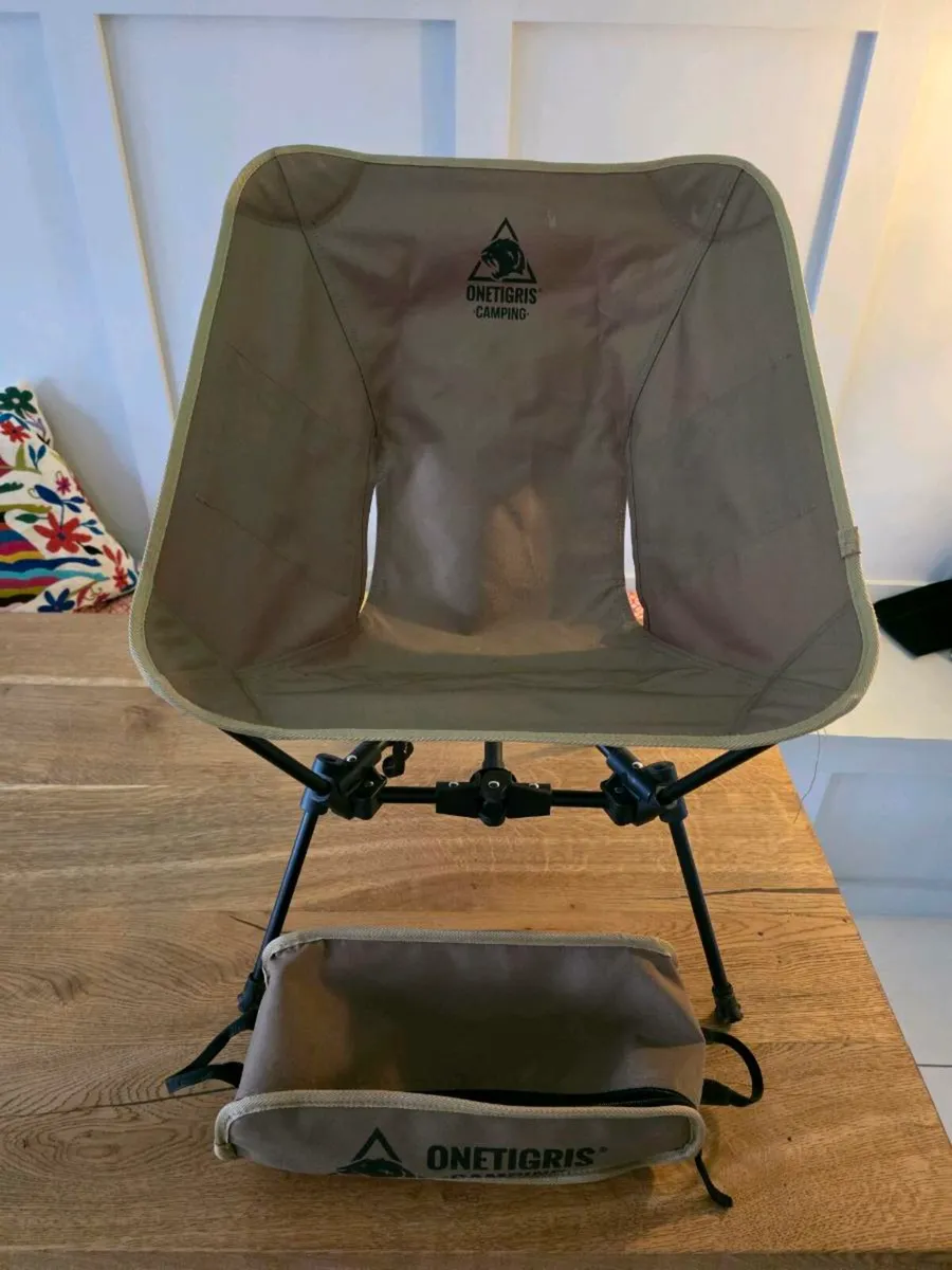 One Tigris folding chair - Image 2