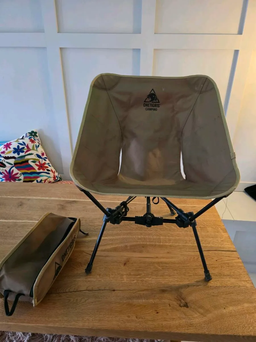 One Tigris folding chair - Image 4
