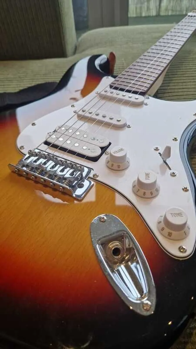 Electric Guitar bundle with Amp, Distortion pedal, case and more - Image 2