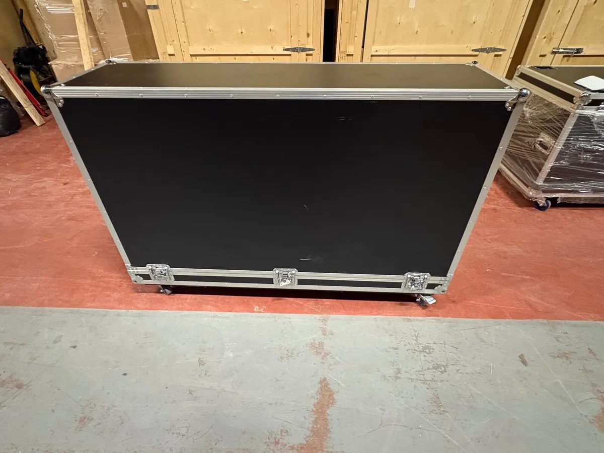 SPEAKER FLIGHT CASE - LOW LEVEL OPENING - Image 1