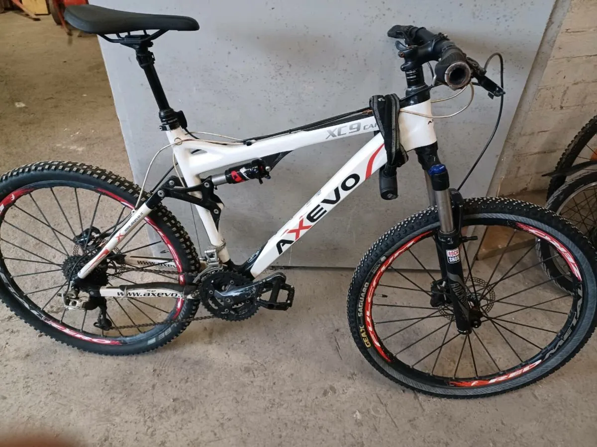 Mountain bike - Image 1