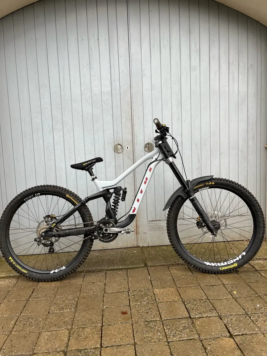 Vitus dominer dh bike - Image 1