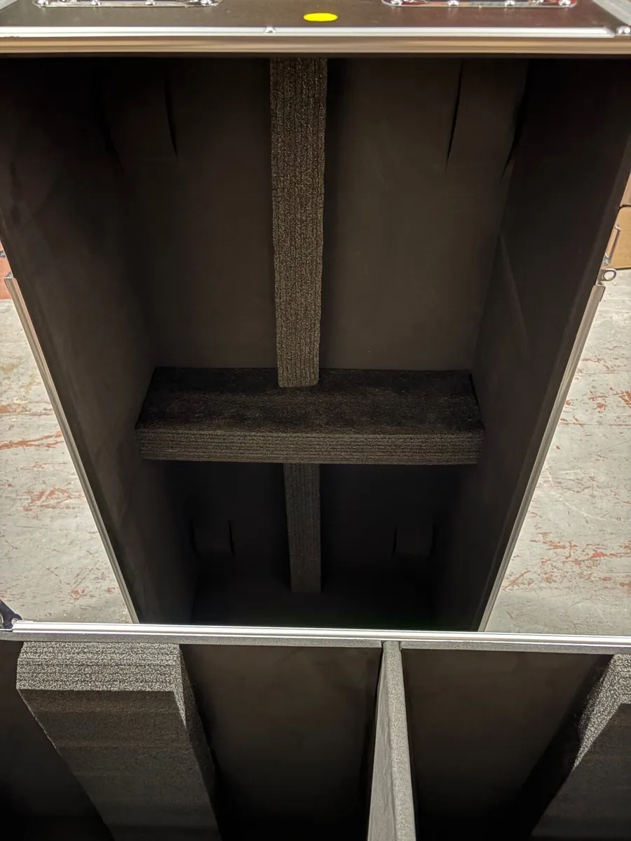 Dual Slot Speaker Fligh Case ( Suits Up To 15" ) - Image 1