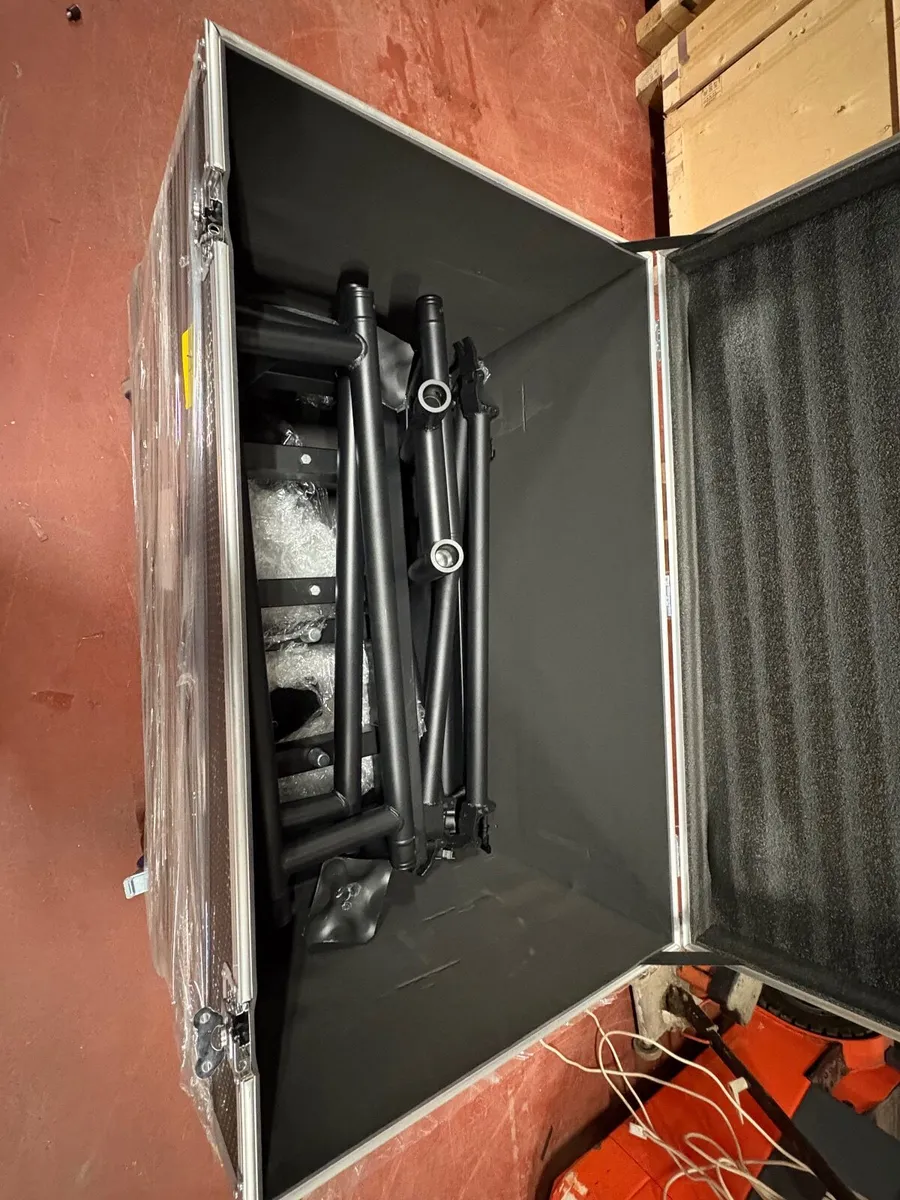 LARGE MULTI PURPOSE HIGH QUALITY FLIGHT CASE - Image 2