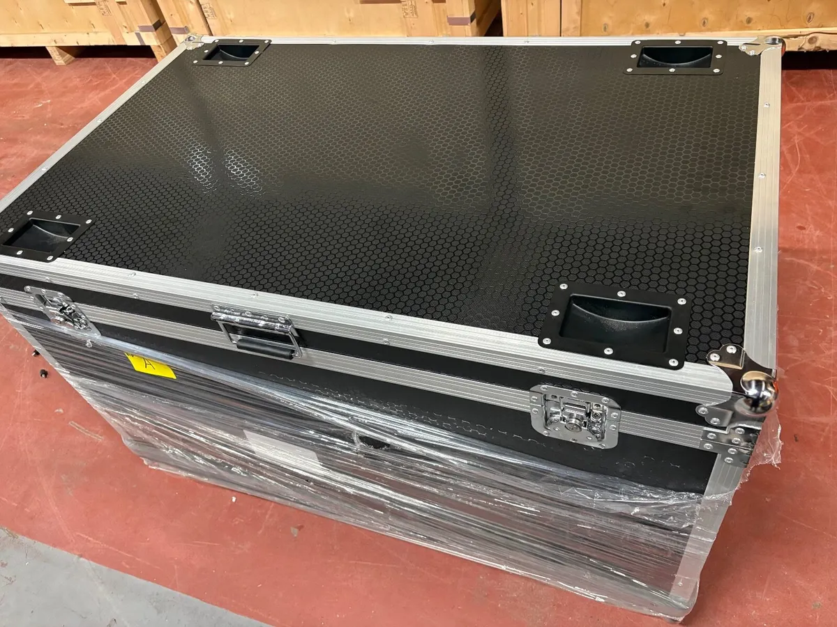 LARGE MULTI PURPOSE HIGH QUALITY FLIGHT CASE - Image 4