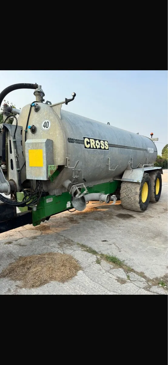 Cross 3500 gallon tanker - Image 1