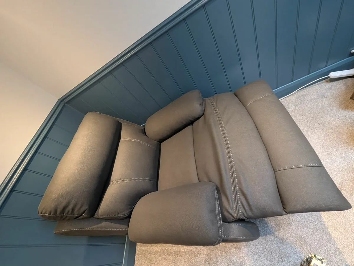 Electric recliner sofa - Image 4