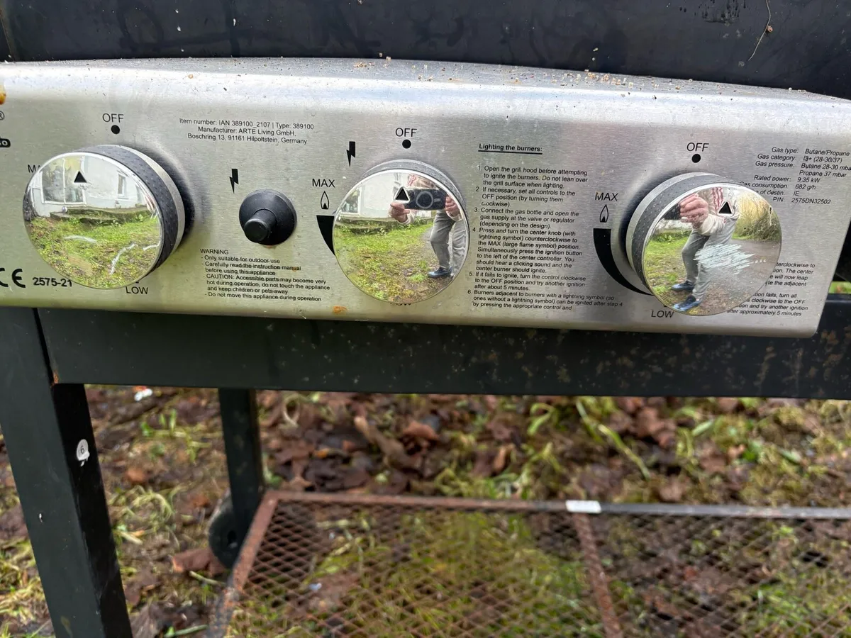 Large Gas/Charcoal BBQ - Image 3