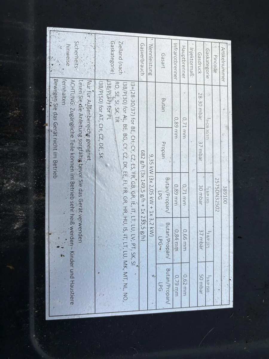 Large Gas/Charcoal BBQ - Image 4