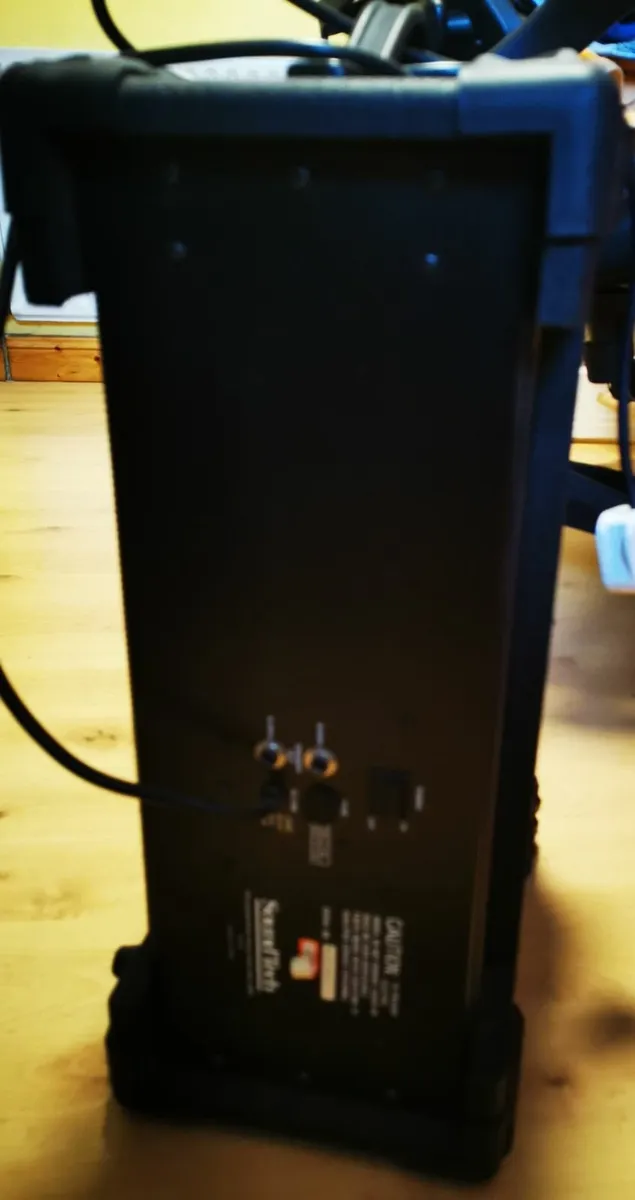 SoundTech6150 powered mixer - Image 1