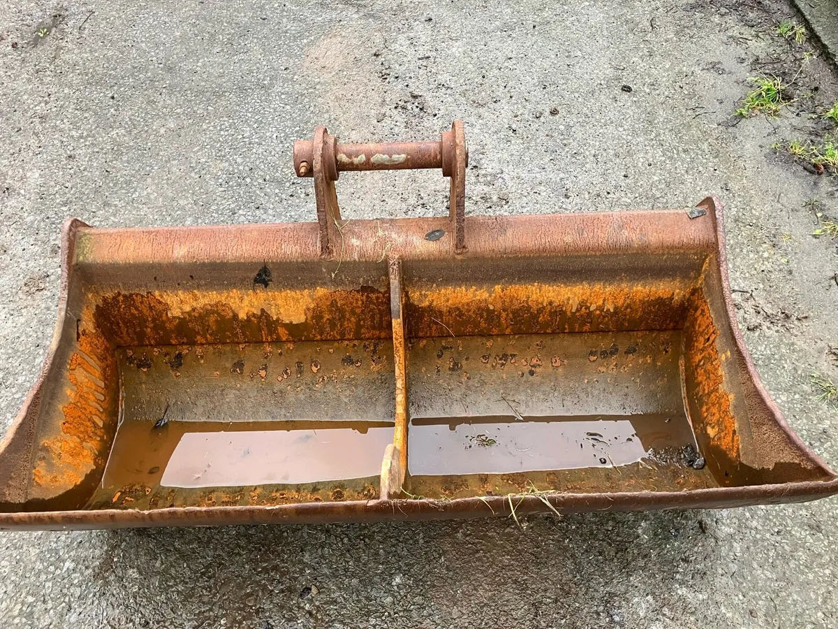 5’ 6” grading bucket. 65mm pins - Image 3