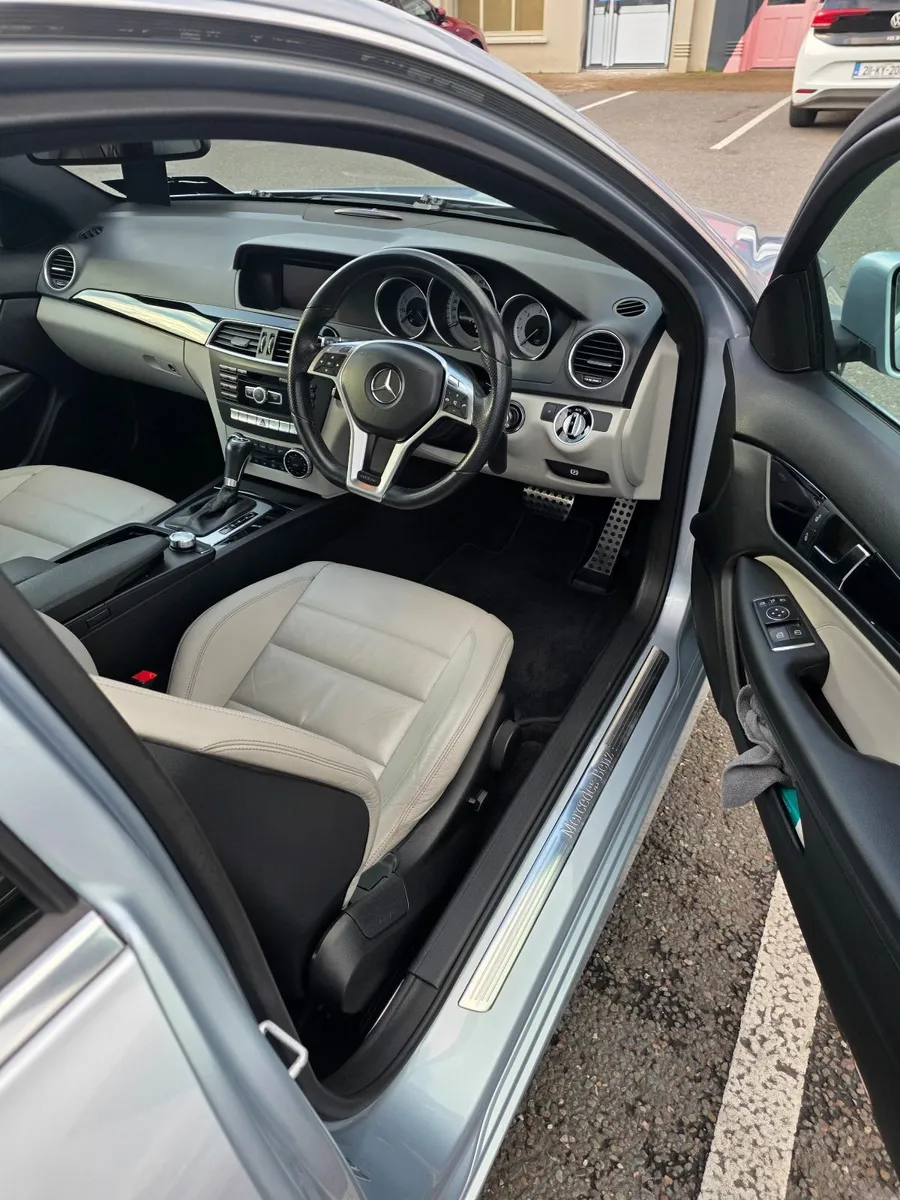 MERCEDES C 220 AMG Sport Cupe - Image 4