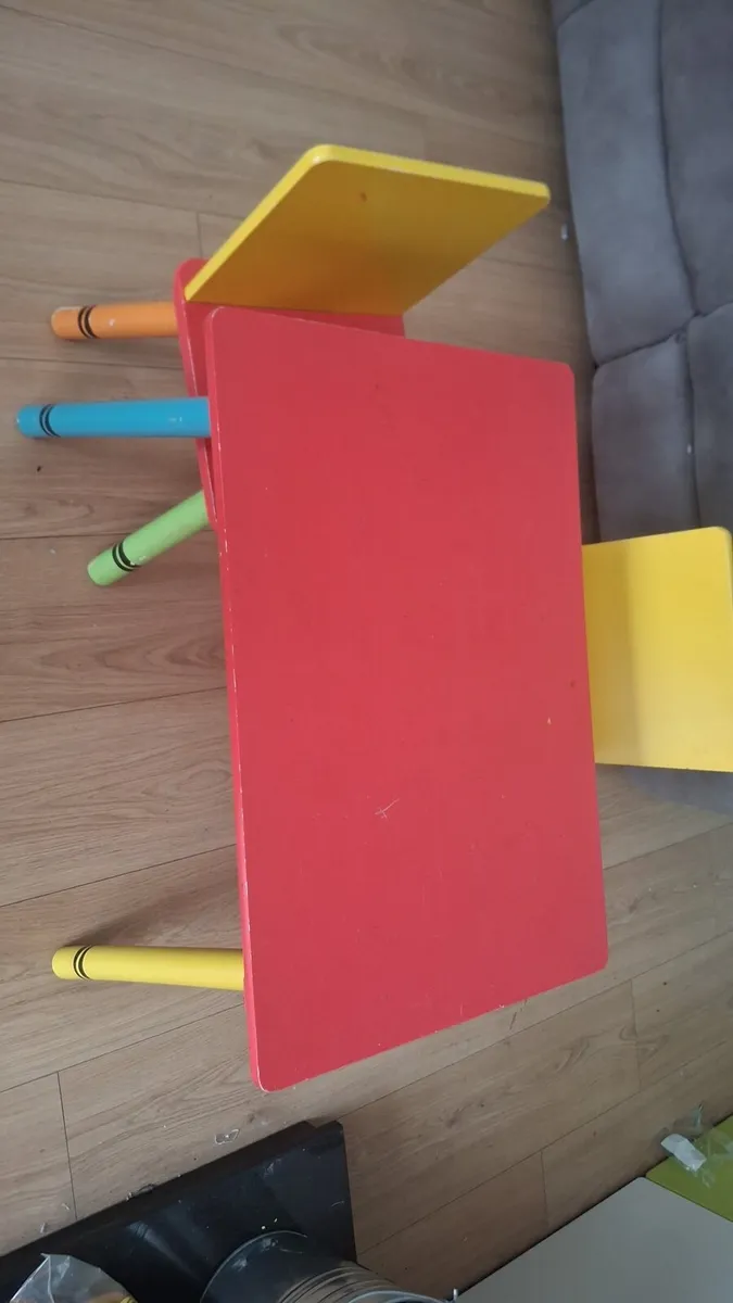 Kids table and 2 chairs