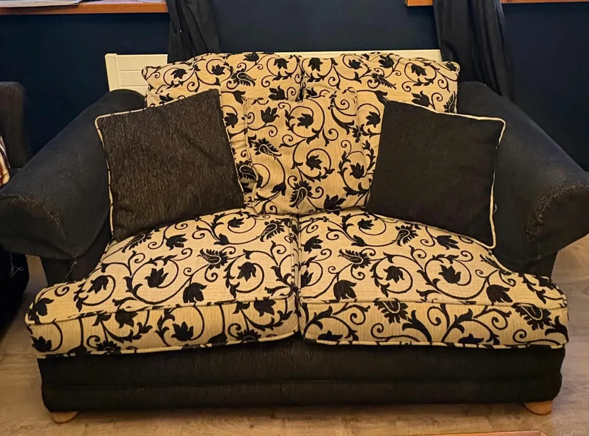 Complete Suite of furniture - Image 3