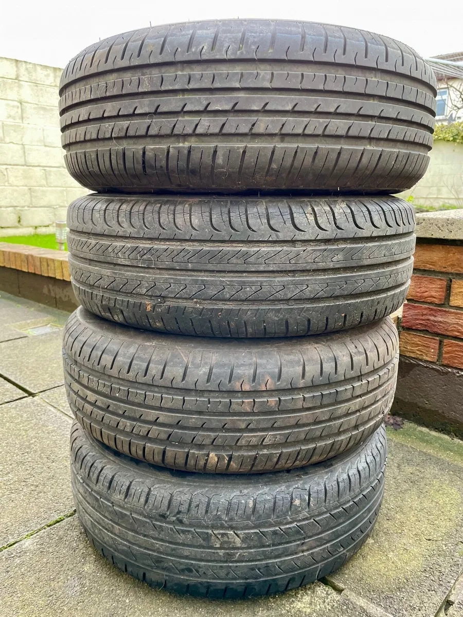 4 x Car Wheels and Tyres (15 inch) - Image 1