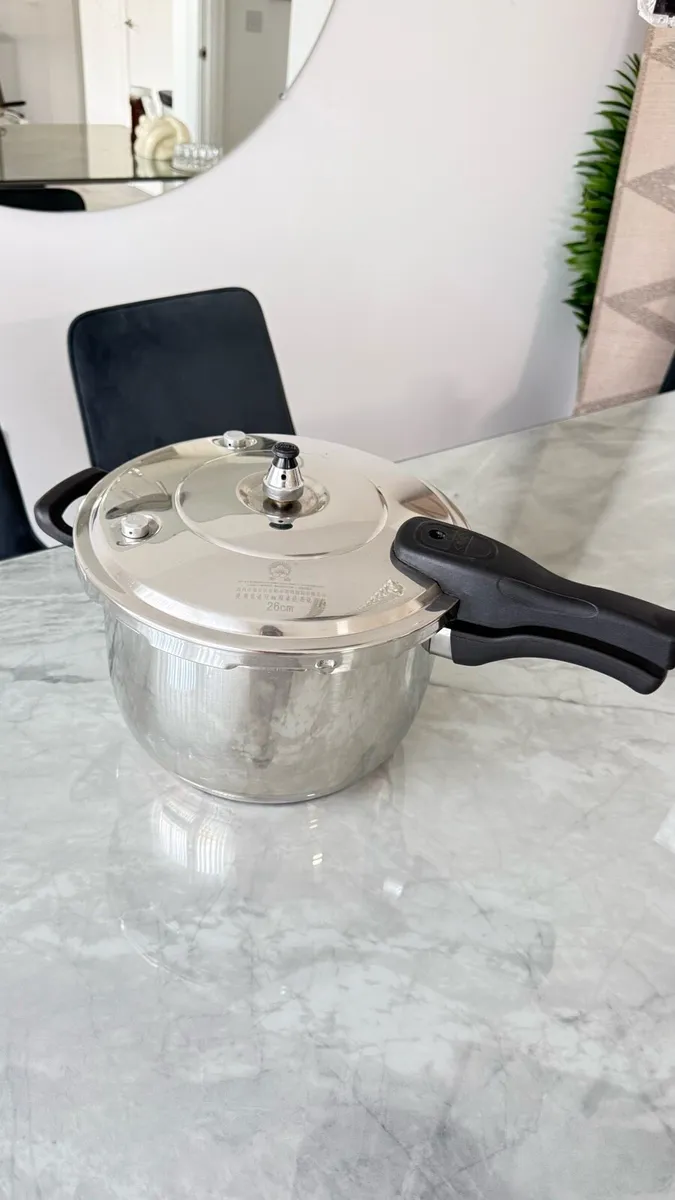 Pressure cooker steel very good quality - Image 2