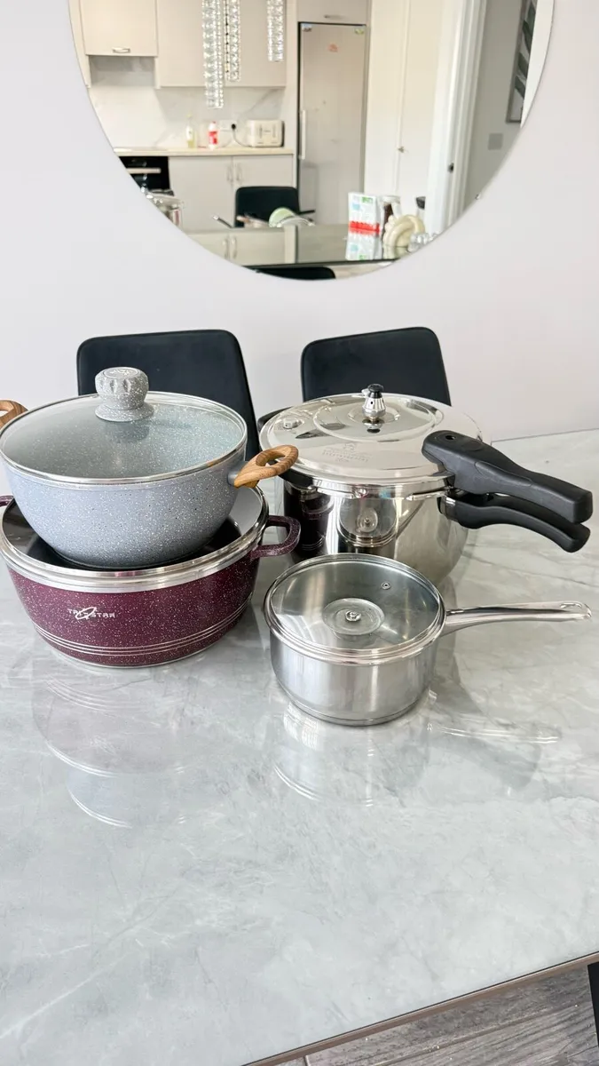 Pressure cooker steel and three cooking pots - Image 2