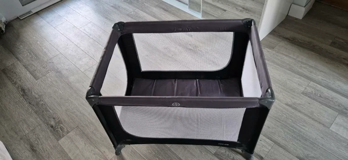 Travel Cot - Image 3