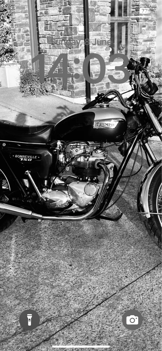 Triumph bonnevile 750 - Image 2