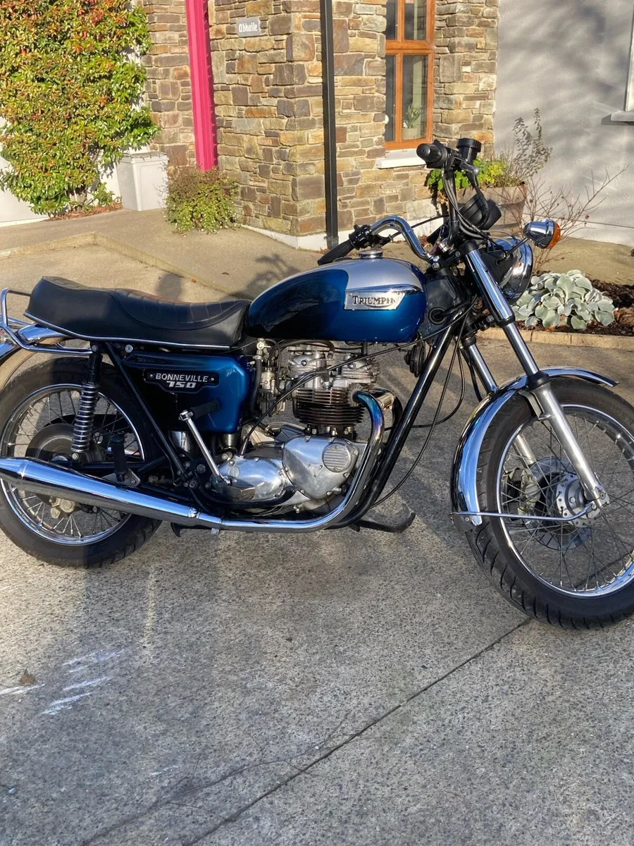 Triumph bonnevile 750 - Image 1