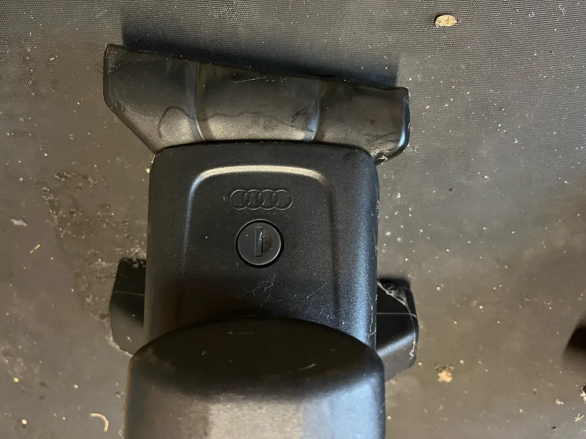 Audi brand roof bars for Audi A6 - Image 3