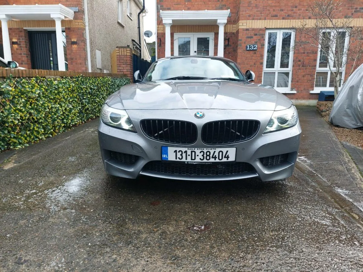 2013 BMW Z4 (E89) sDrive 20i hard top convertible - Image 1