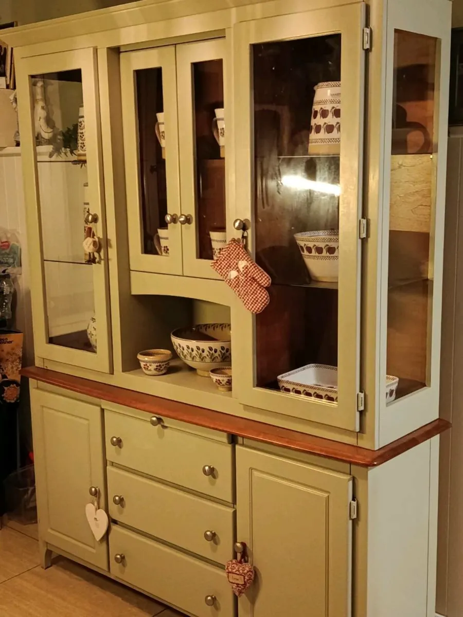 Kitchen dresser delivery arranged - Image 1