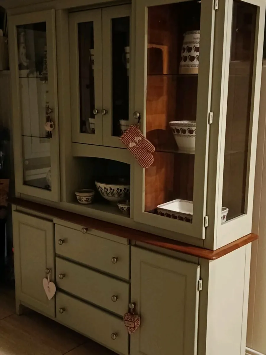 Kitchen dresser delivery arranged - Image 3