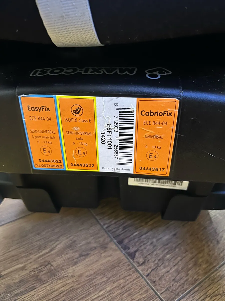 Maxi - Cosi Car seat with Isofix - Image 2