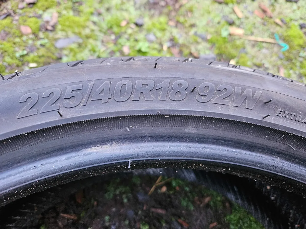 Tyre Set 225/40 R18 - Image 1