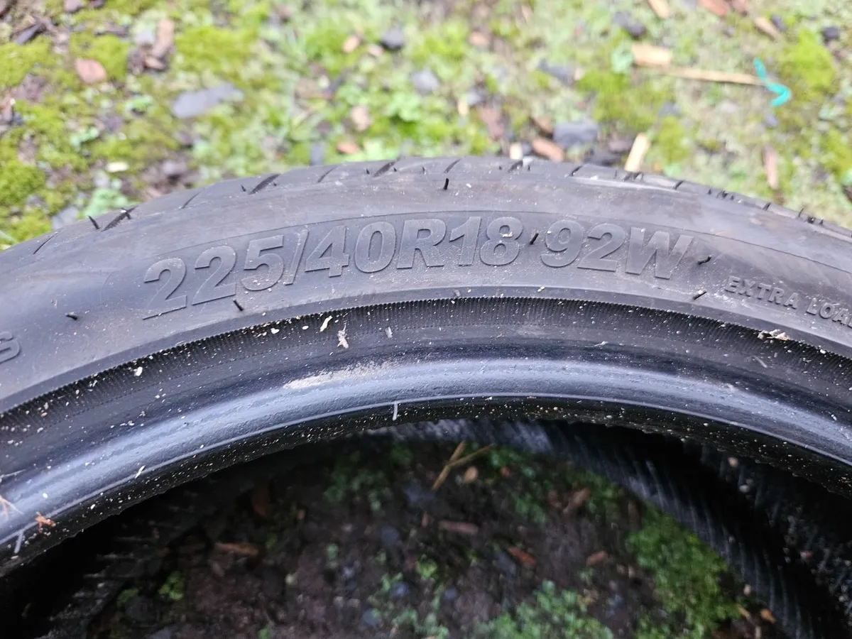 Tyre Set 225/40 R18 - Image 4