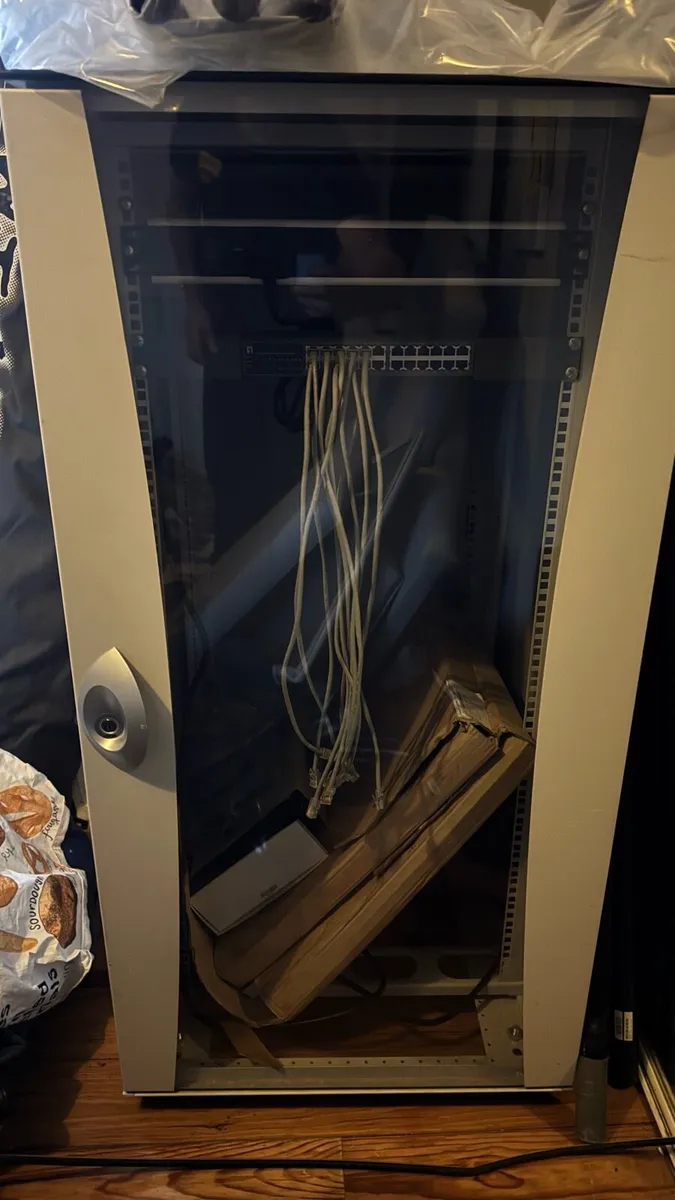 Rittal server cabinet - Image 1