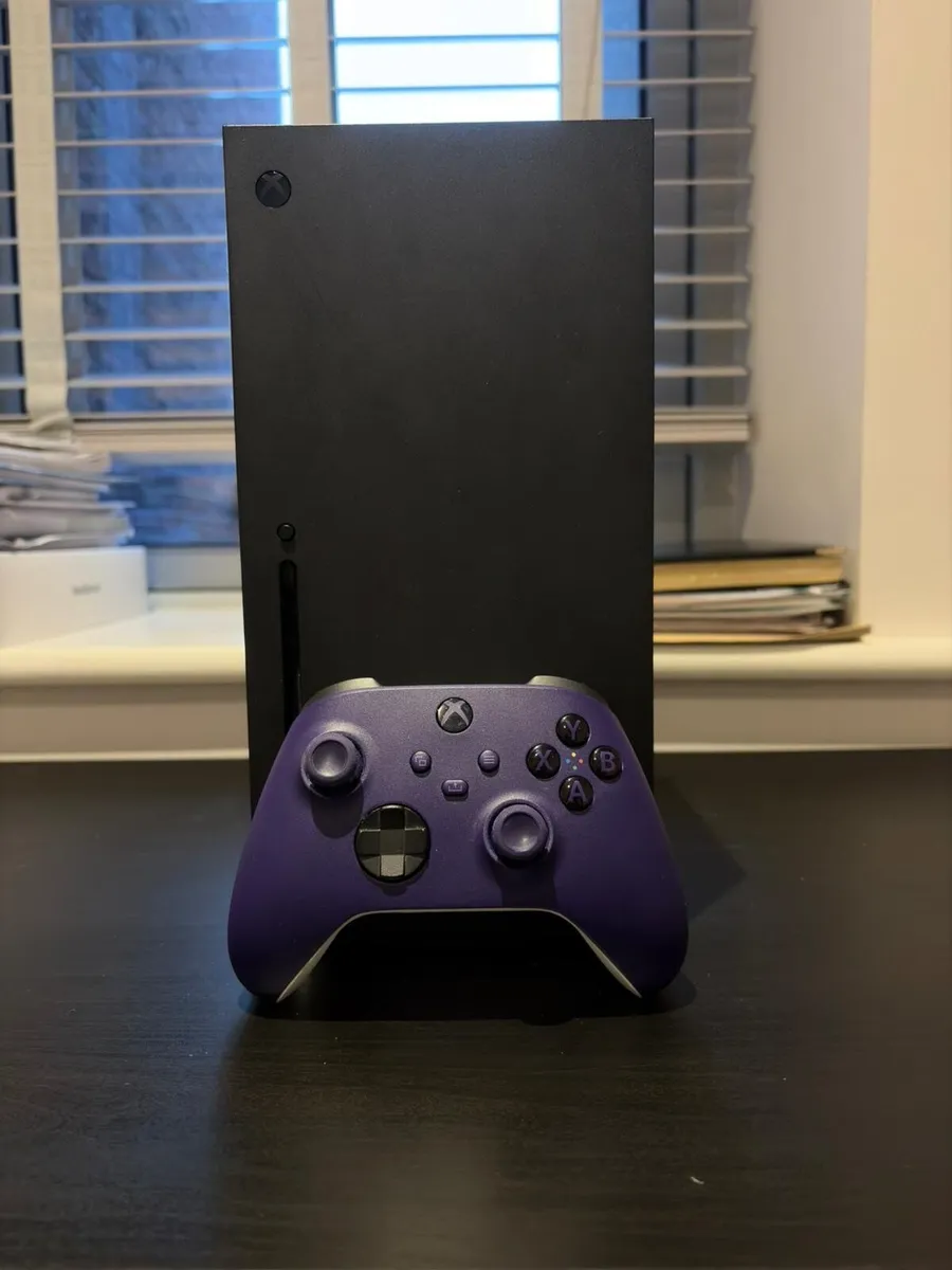 Xbox Series X - Image 1