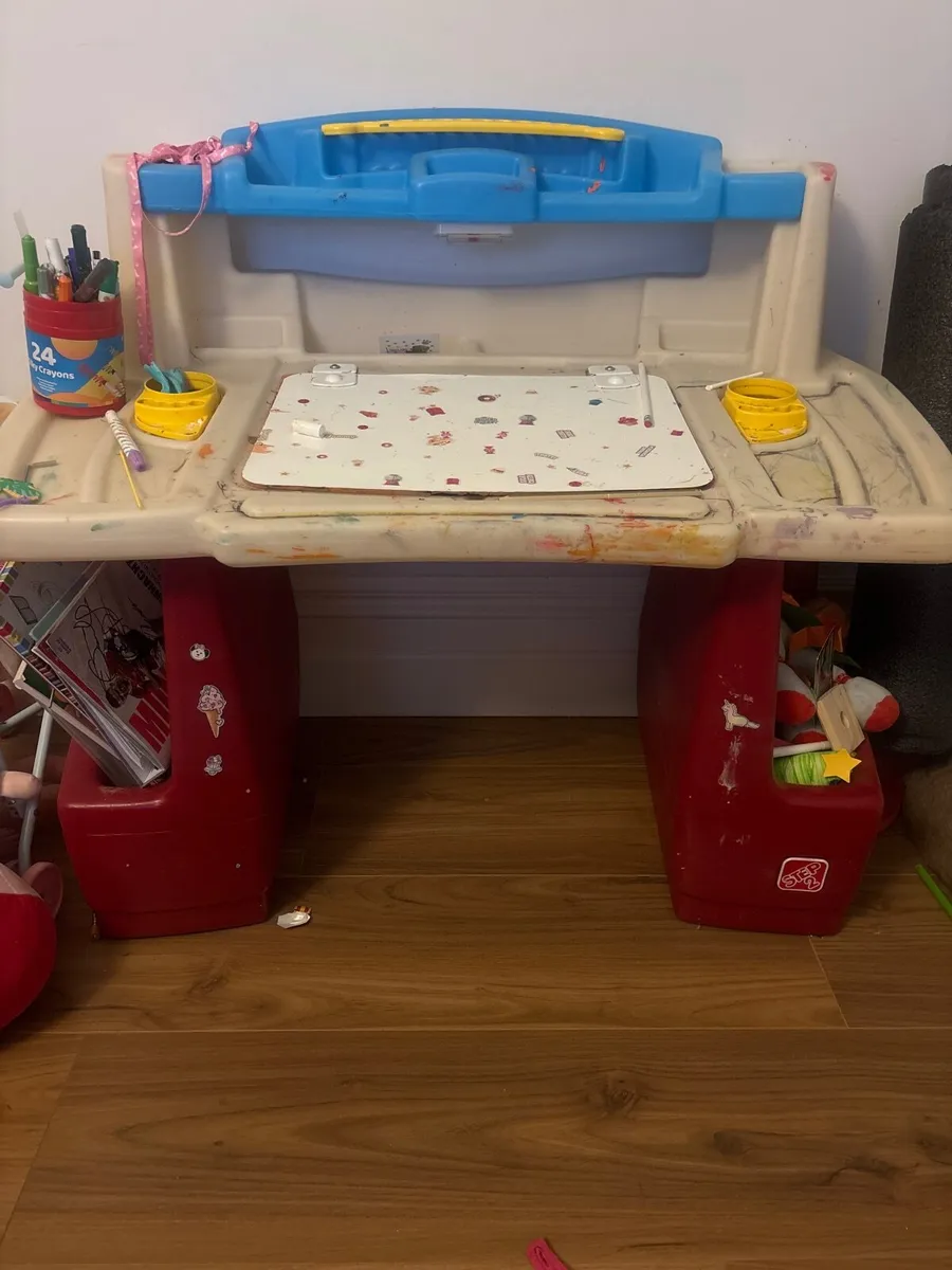 Kids desk