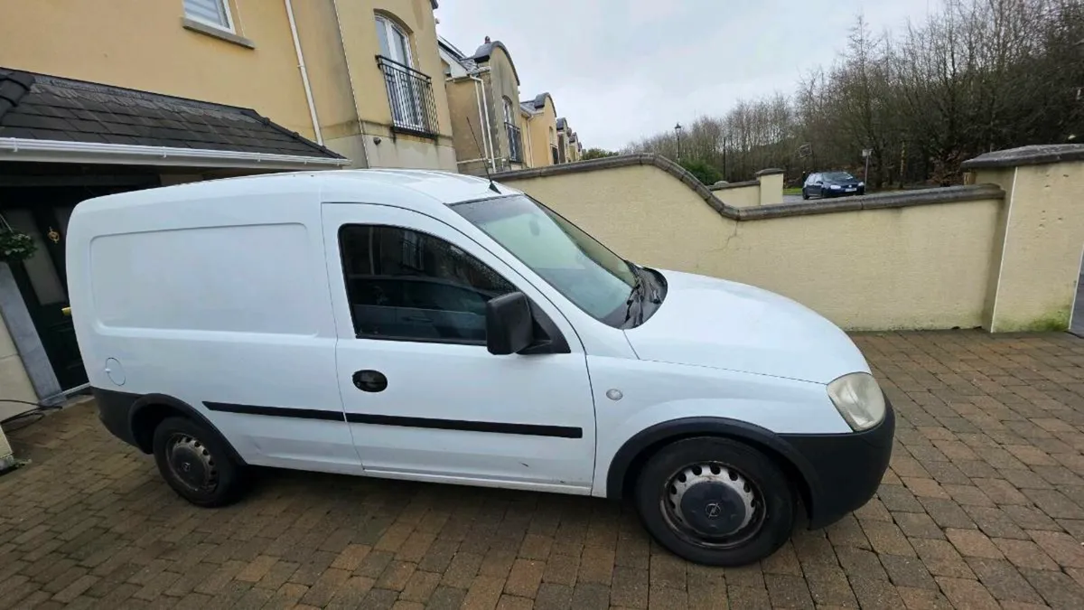 2011 Opel Combo 1.3 CDTI – Reliable Workhorse - Image 1