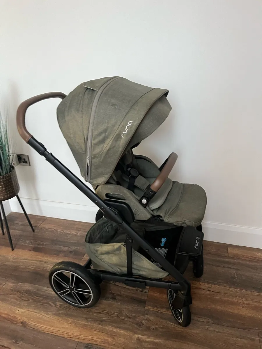 Immaculate Nuna Mixx Next Pram & Bassinet - Image 2