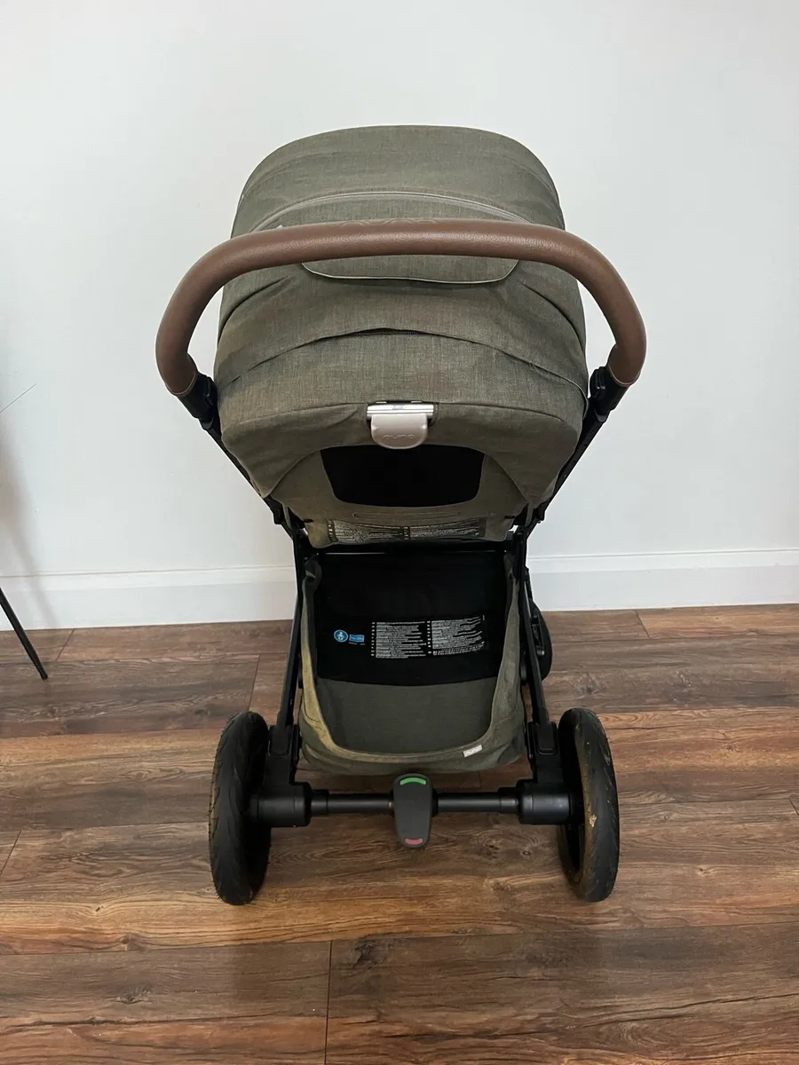 Immaculate Nuna Mixx Next Pram & Bassinet - Image 3