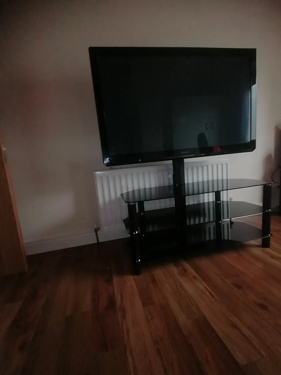 Tv with stand - Image 1