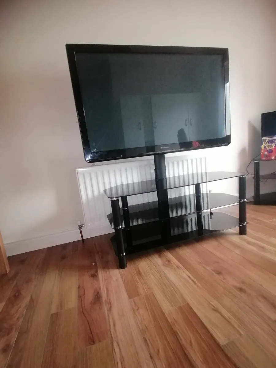 Tv with stand - Image 2