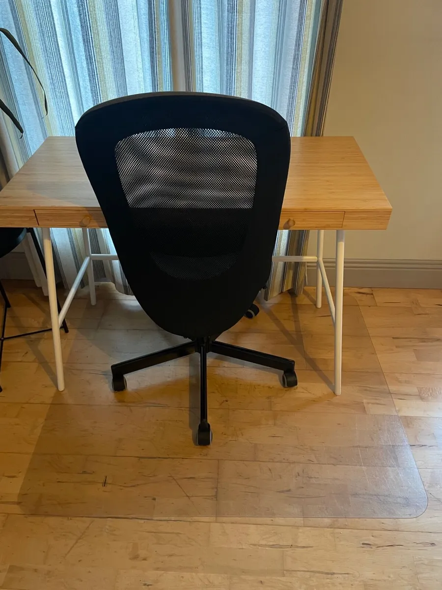 Office desk, office chair and floor protector - Image 1