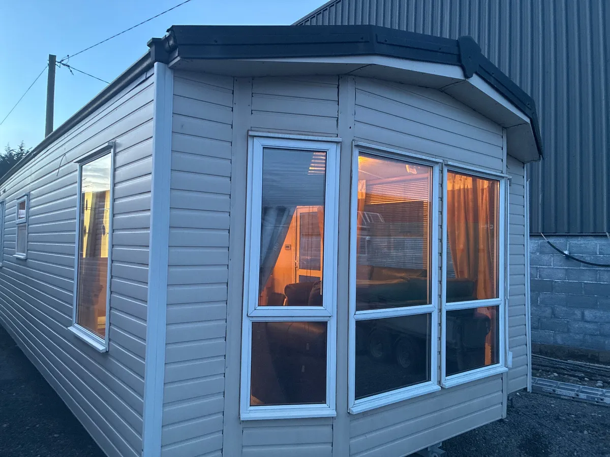 SPECTACULAR, MODERN AND UNIQUE - Image 3