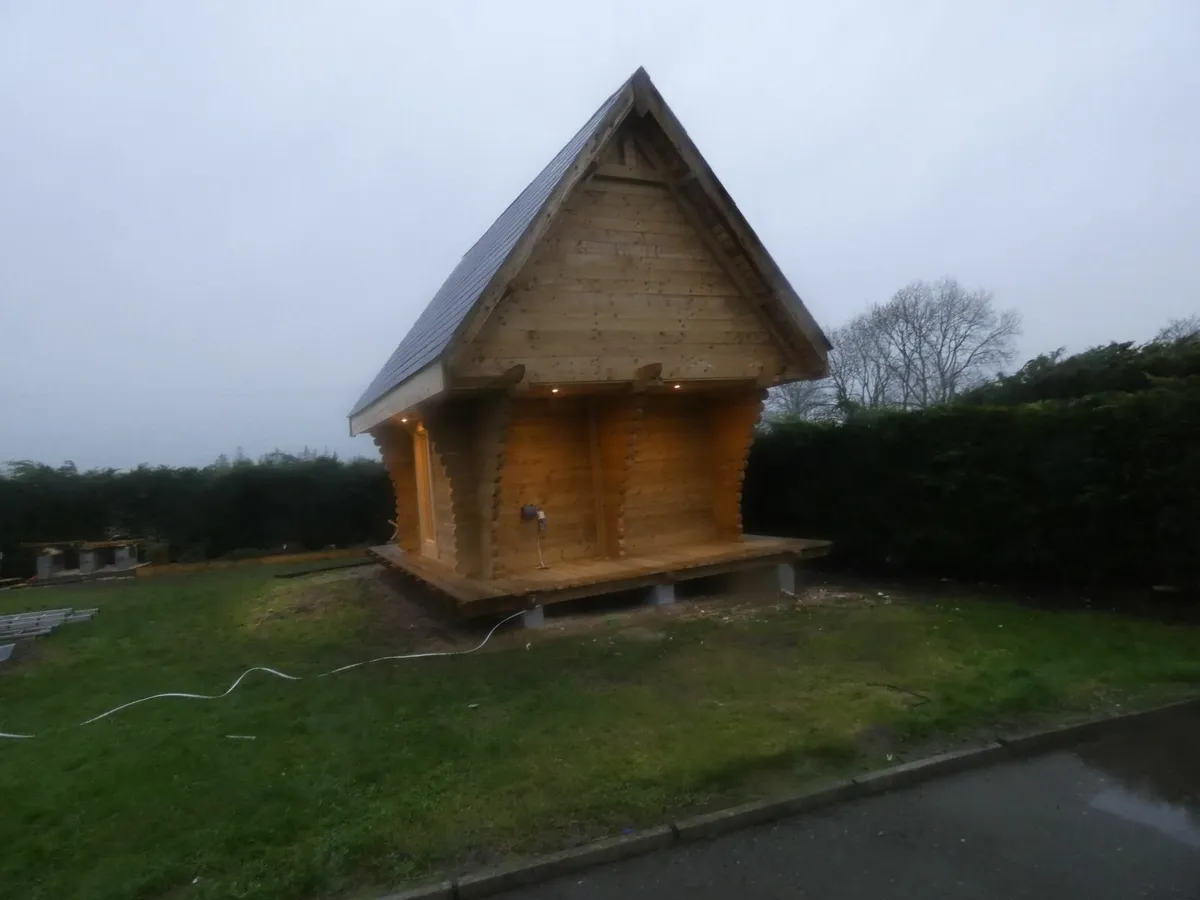 Log cabins - joinery - Image 3
