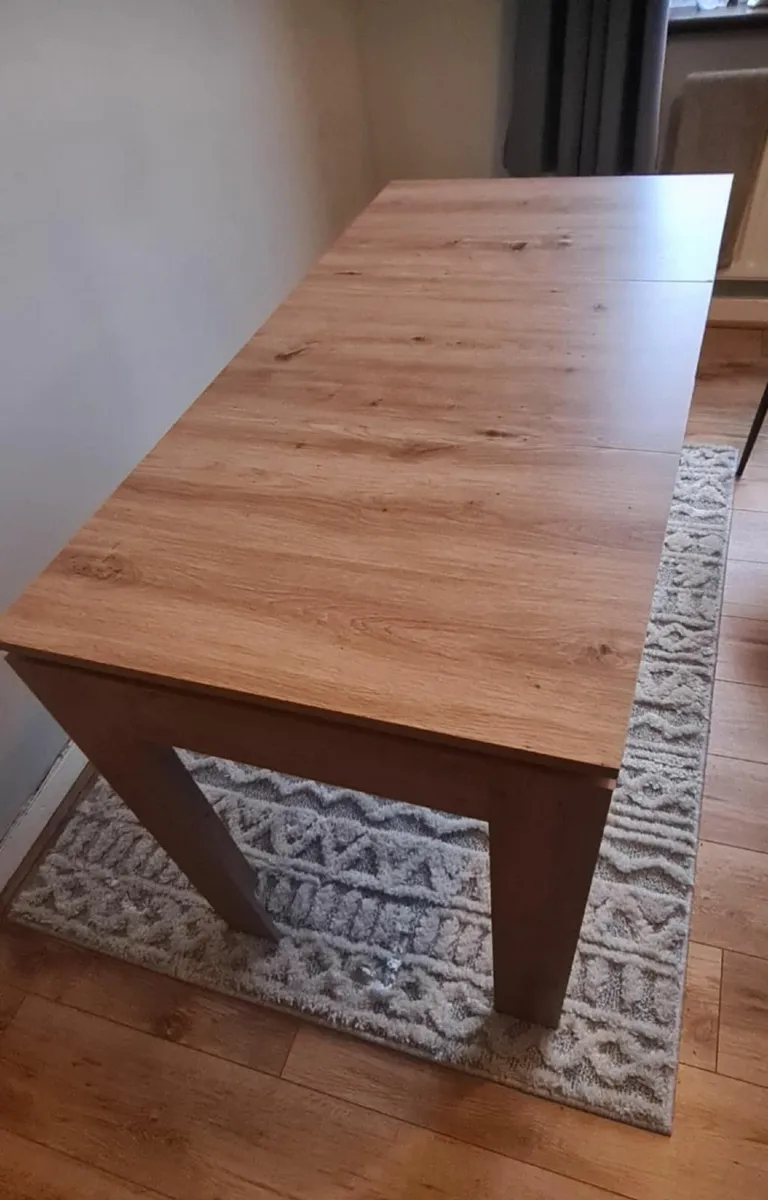 Solid dining table - Image 2