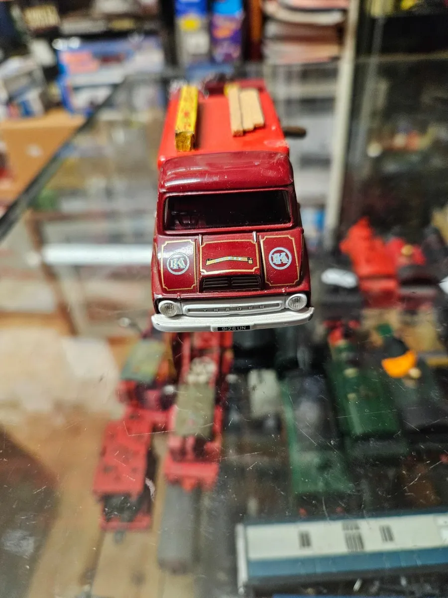 Corgi Circus Fair Ground Code3 Truck - Image 4