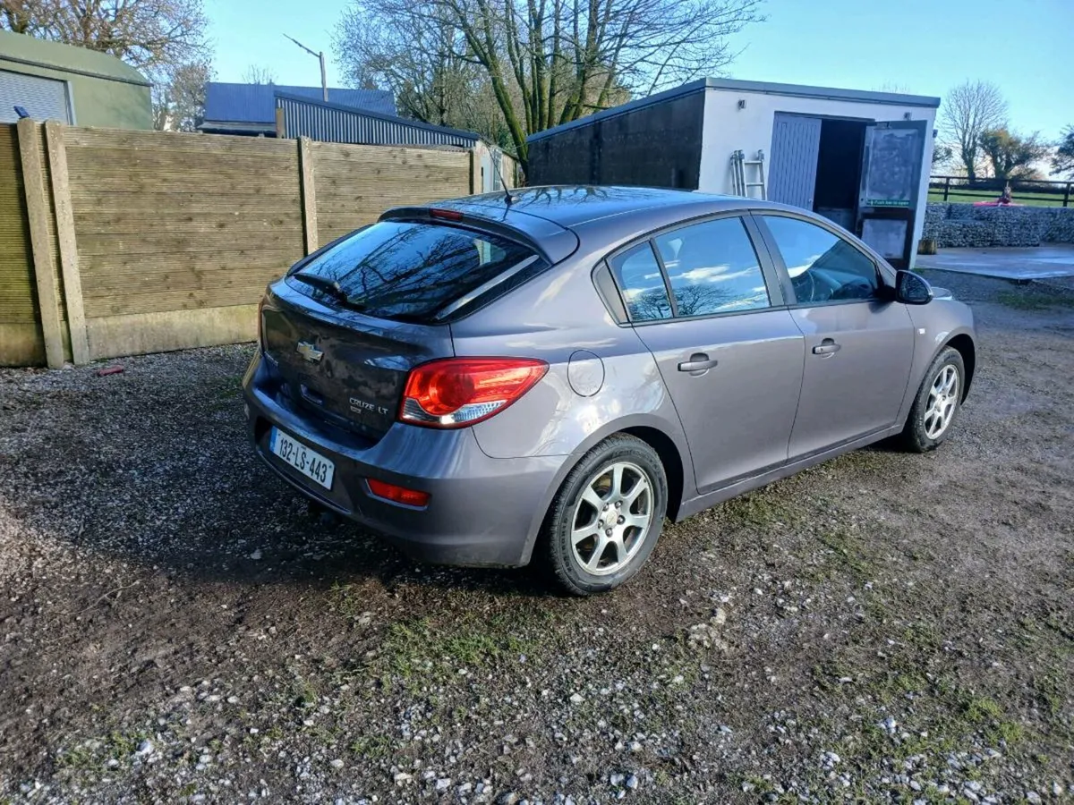 Chevrolet Cruze - Image 3