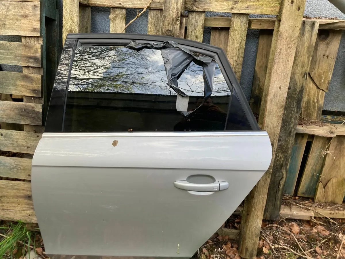 Audi A4  2015 hood, bumper, lights,parts - Image 3