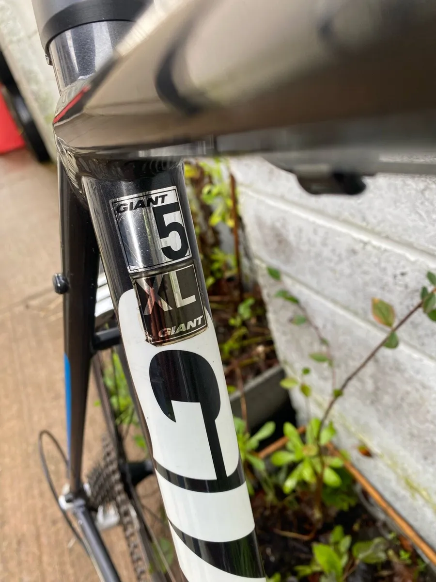 Giant defy 5 XL 23 inch frame 700x25c wheels - Image 3