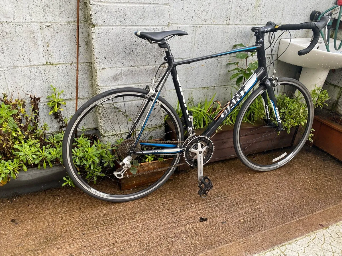 Giant defy 5 XL 23 inch frame 700x25c wheels - Image 4